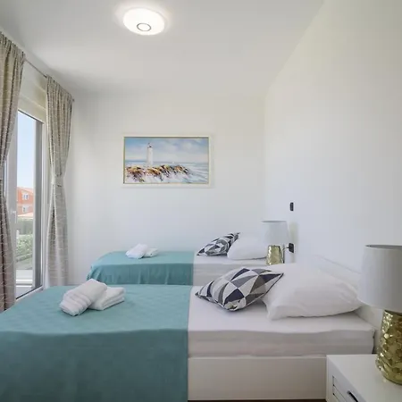 Alea In Okrug Gornji, Heated Private Pool, Jacuzzi, Villa Trogir