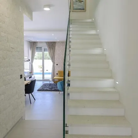Alea In Okrug Gornji, Heated Private Pool, Jacuzzi, Villa *